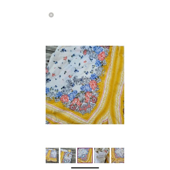 Floral Print Yellow Trim Women's Shorts - Picture 3 of 10